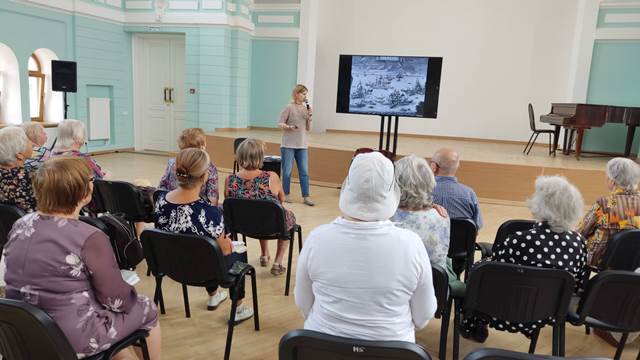 Ценители творчества А. П. Боголюбова посетили лекцию «Полный вперёд!»