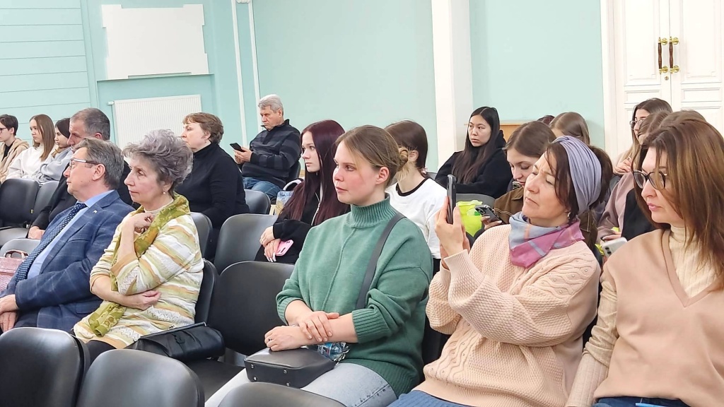 В библиотеке состоялась презентация научно-популярного издания «Саратовский трамвай в документах и газетных публикациях»