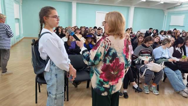 В библиотеке состоялся литературный вечер «Борис Васильев. «А зори здесь тихие» по Пушкинской карте