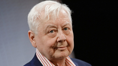 Творческий портрет «Олег Табаков. Эти разные, разные лица…: к 90-летию со дня рождения российского актера, режиссера, педагога, народного артиста СССР»