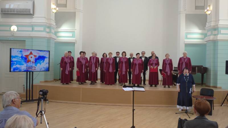 В рамках победного марафона «Салют Победы» в библиотеке прошла литературно-музыкальная композиция «Победы негасимый свет»