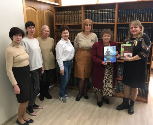 Саратовская областная универсальная научная библиотека получила в дар уникальные книги с автографом автора
