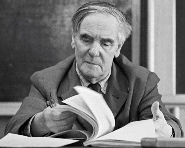 Видеообзор изданий из фондов библиотеки «Нобелевские лауреаты. П. Л Капица»